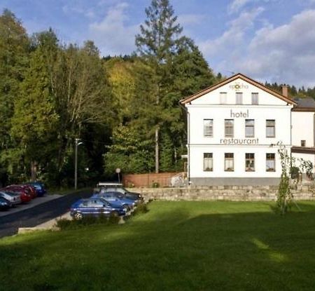 Hotel Epocha Janov nad Nisou Exteriör bild