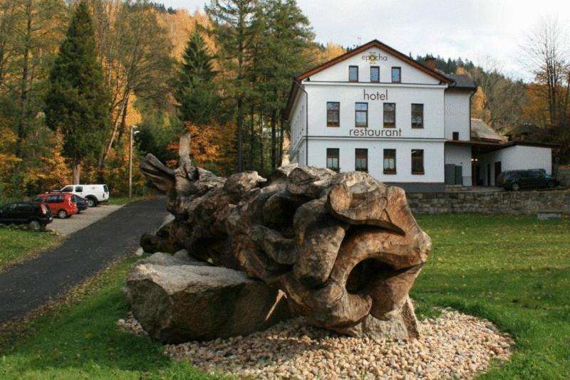 Hotel Epocha Janov nad Nisou Exteriör bild