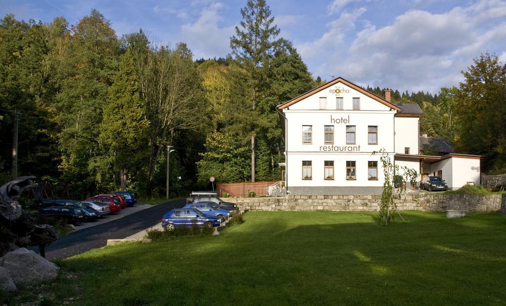 Hotel Epocha Janov nad Nisou Exteriör bild