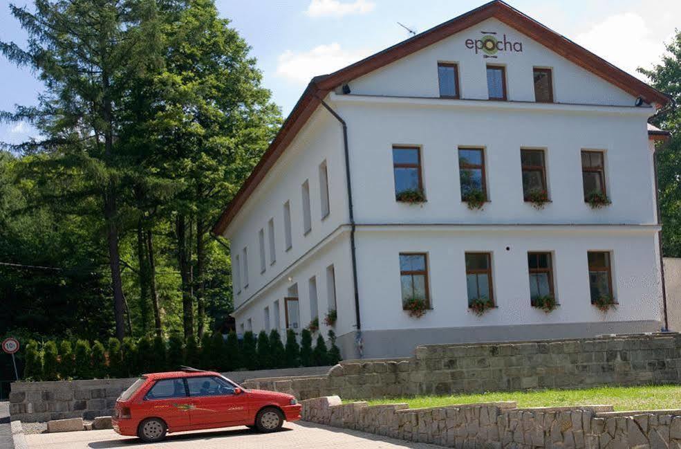 Hotel Epocha Janov nad Nisou Exteriör bild